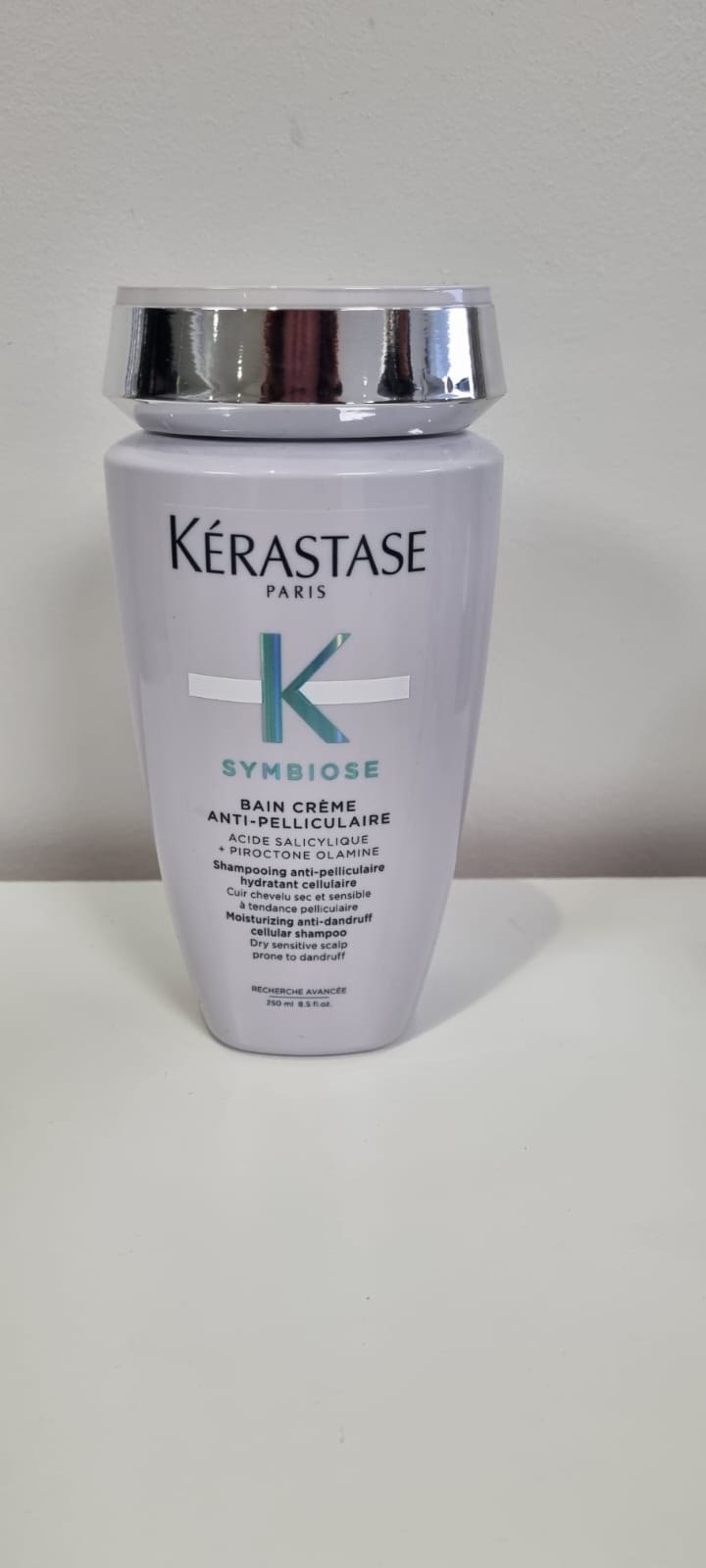 Moisturising anti-dandruff cellular shampoo